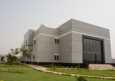 صوةر جانبية للسفارة